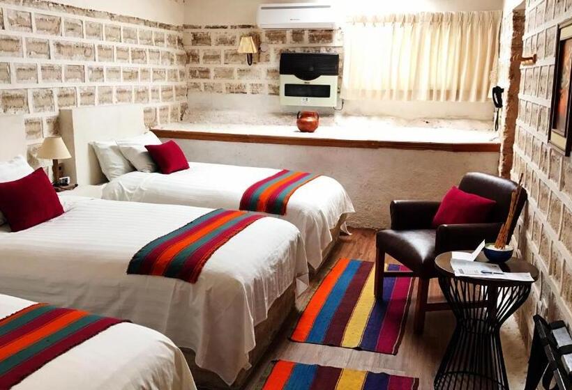 اتاق استاندارد سه نفره, De Sal Luna Salada