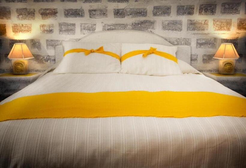 اتاق خانوادگی, De Sal Luna Salada