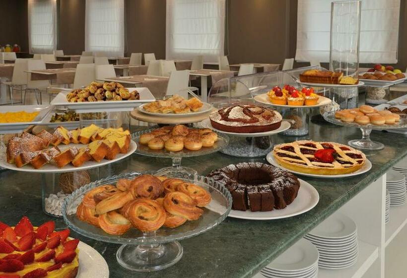 スタンダードトリプルルーム, Ducale