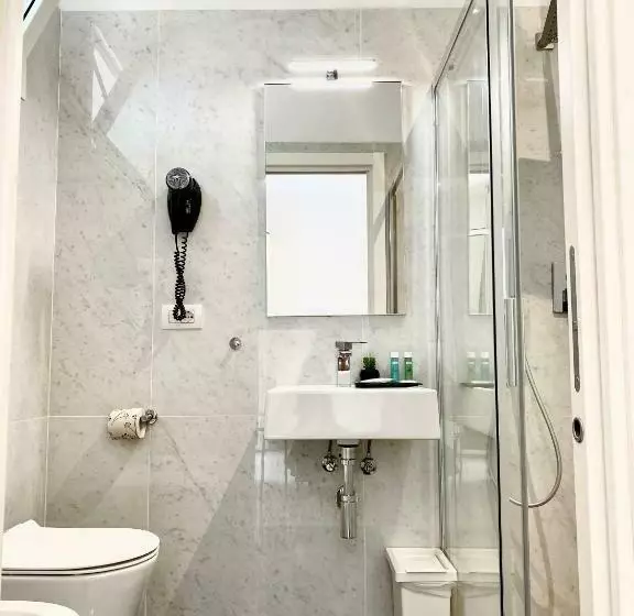 اتاق استاندارد سه نفره, Ducale