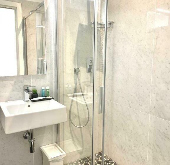 スタンダードトリプルルーム, Ducale