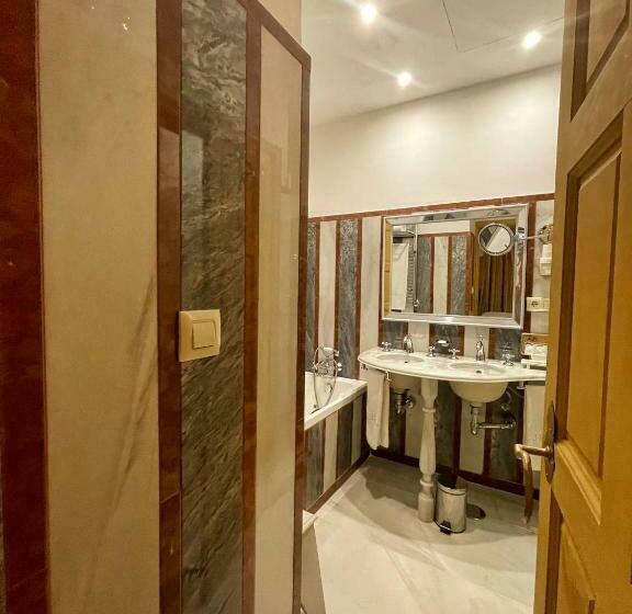 اتاق کلاسیک, Las Casas De La Judería De Córdoba