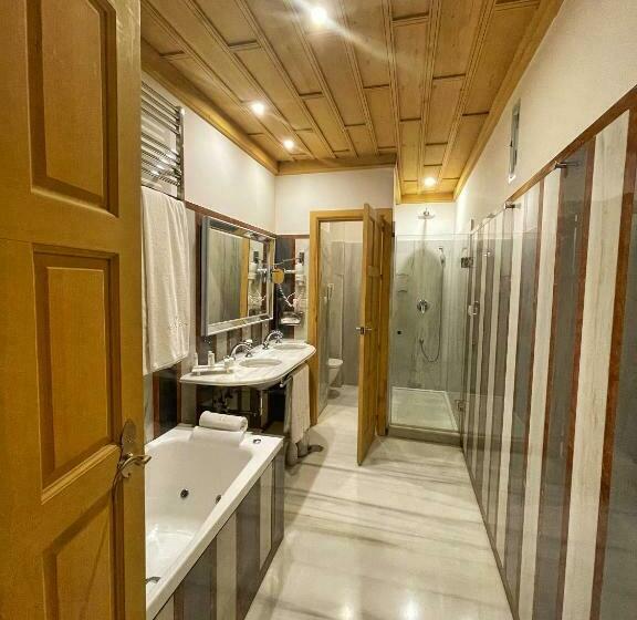 اتاق کلاسیک, Las Casas De La Judería De Córdoba