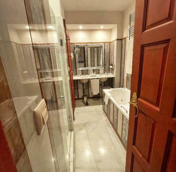 اتاق کلاسیک, Las Casas De La Judería De Córdoba