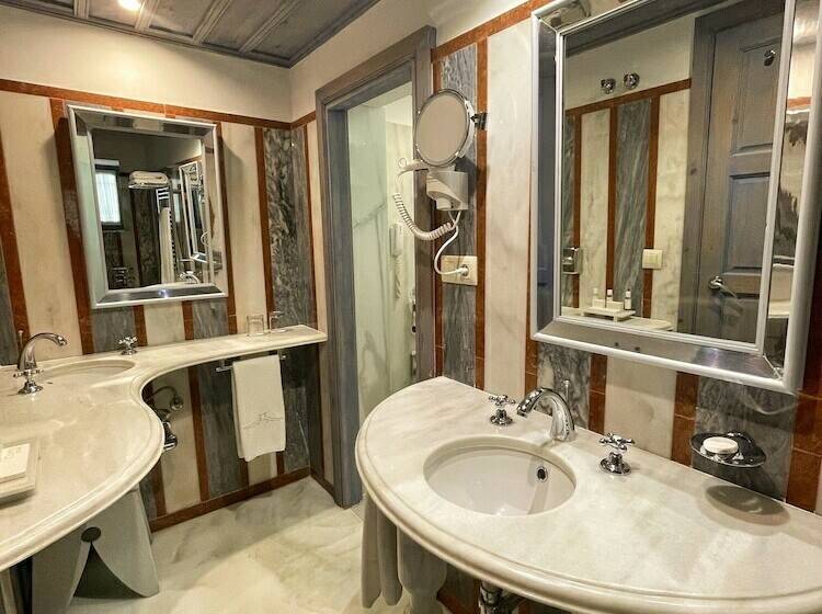 اتاق کلاسیک, Las Casas De La Judería De Córdoba