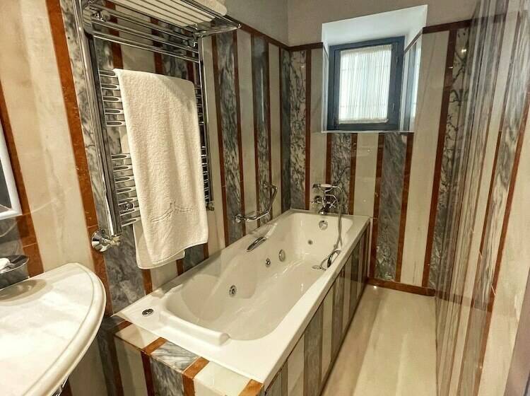 اتاق کلاسیک, Las Casas De La Judería De Córdoba