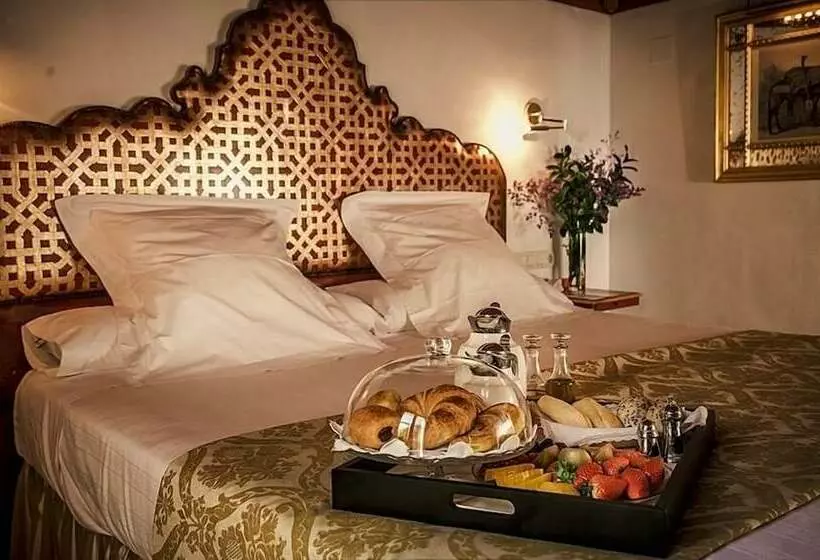 سوییت جونیور, Las Casas De La Judería De Córdoba