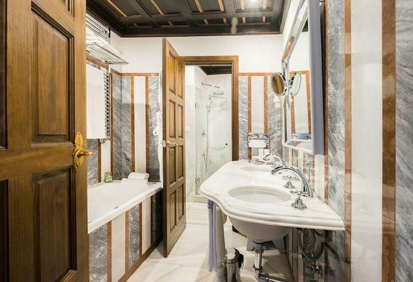 اتاق لوکس, Las Casas De La Judería De Córdoba