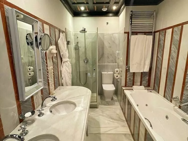 اتاق لوکس, Las Casas De La Judería De Córdoba