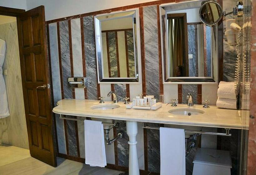 اتاق لوکس, Las Casas De La Judería De Córdoba