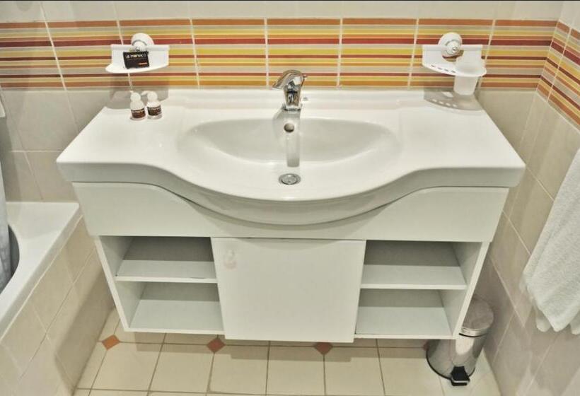 استودیوی استاندارد, Le Monaco Hôtel & Thalasso