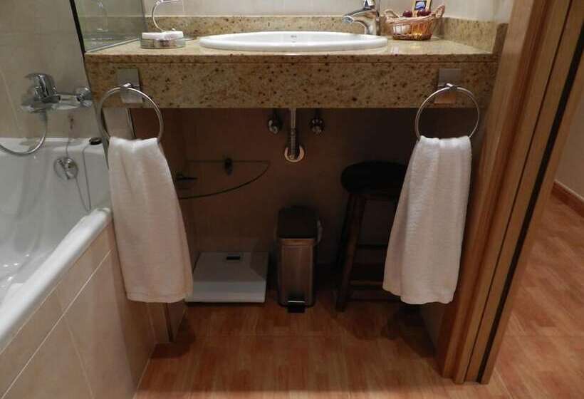 سوییت, Les Truites Adults Only