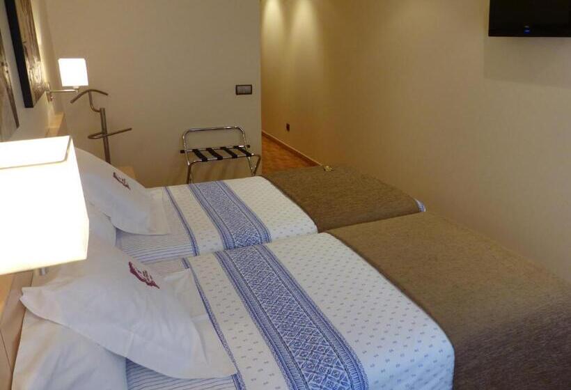 اتاق استاندارد یک نفره, Les Truites Adults Only