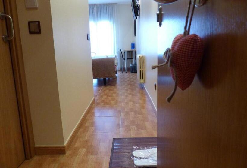 اتاق استاندارد, Les Truites Adults Only