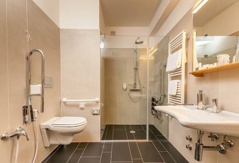 컴포트 룸, Lo Scoiattolo