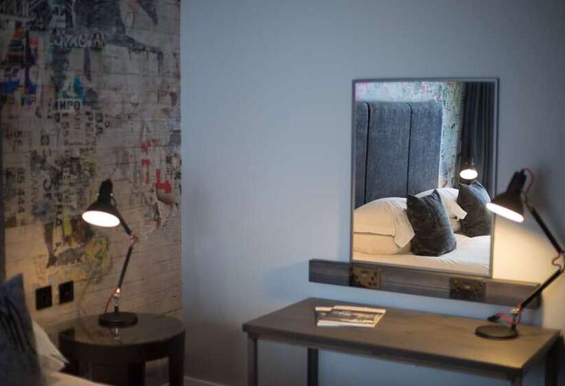 Номер Стандарт, Malmaison Reading