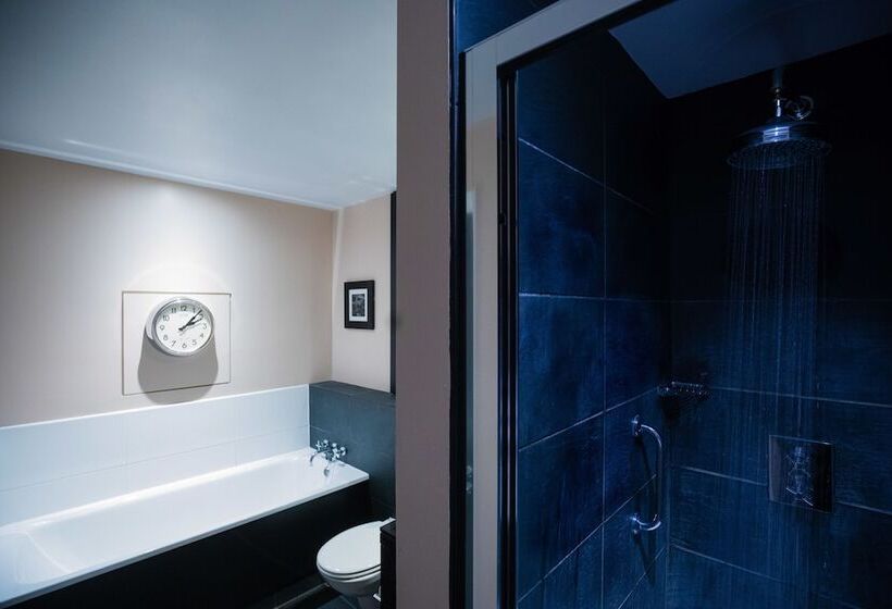 Номер Стандарт, Malmaison Reading