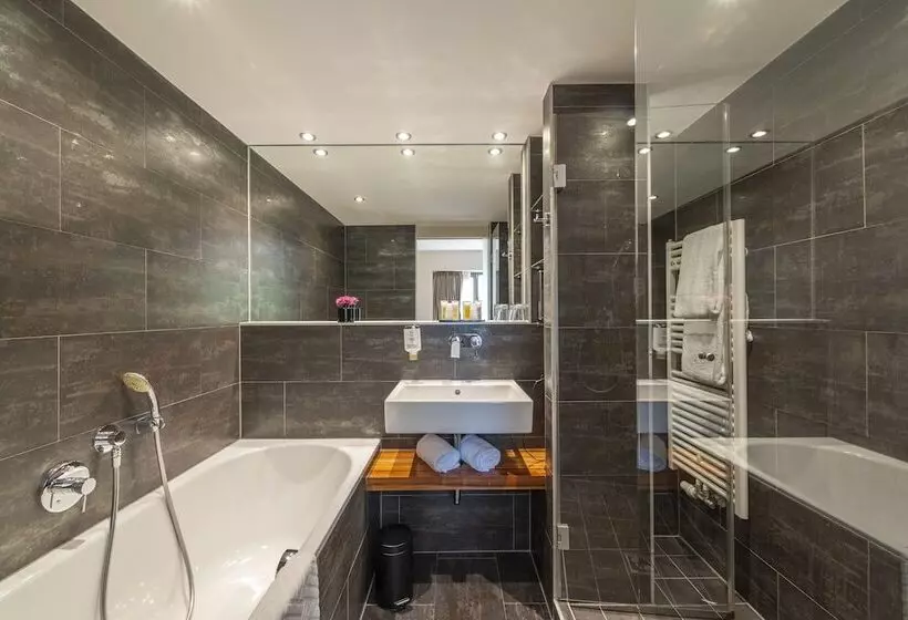 سوییت, Pakat Suites