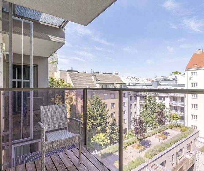 سوییت, Pakat Suites