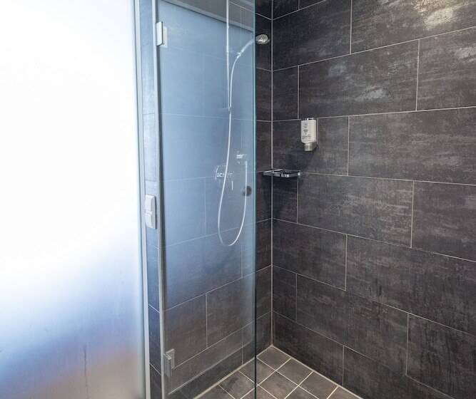 سوییت, Pakat Suites