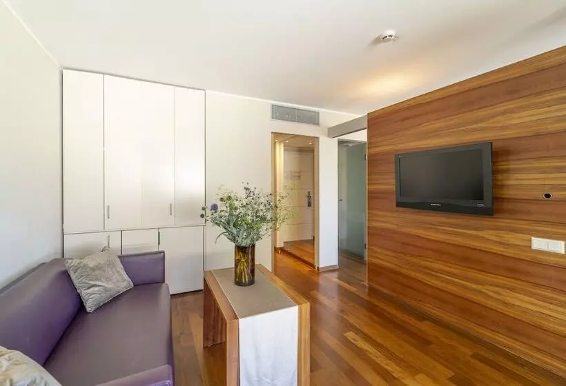 سوییت, Pakat Suites