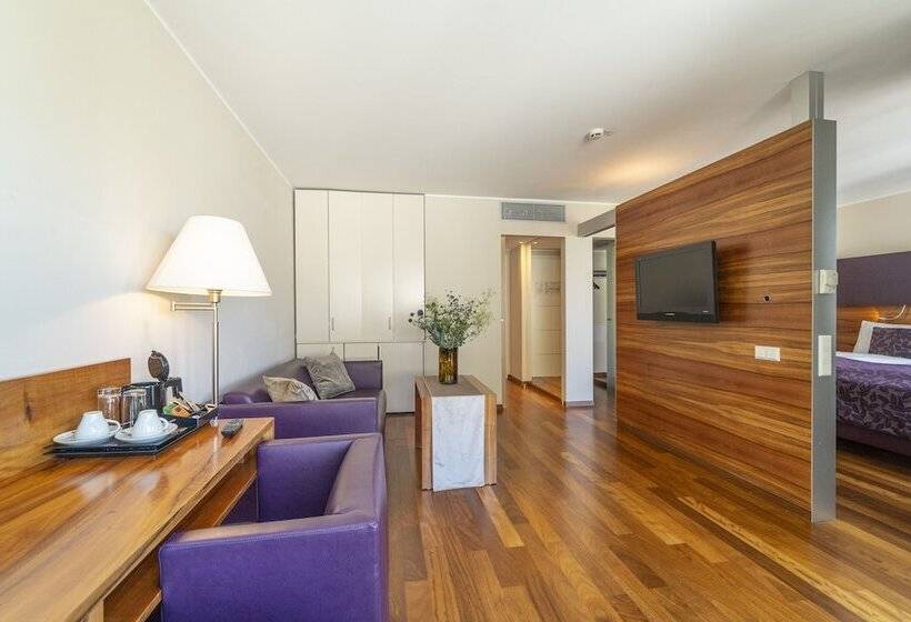 سوییت, Pakat Suites