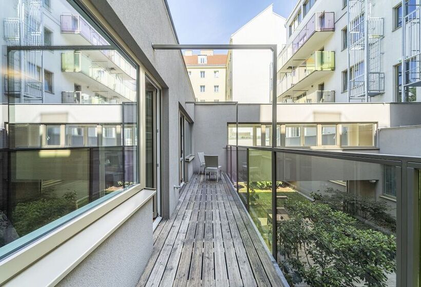 سوییت, Pakat Suites