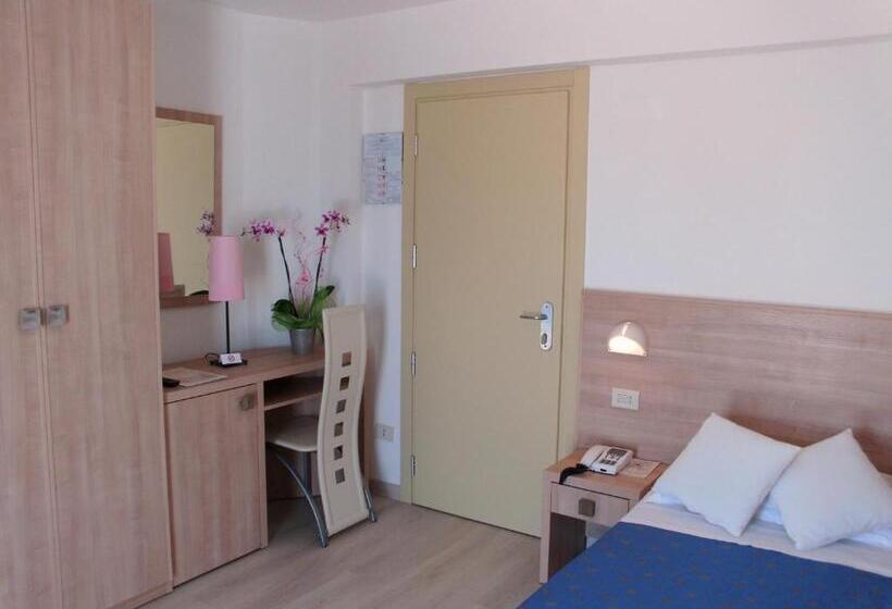 스탠다드 싱글 룸, Sahara