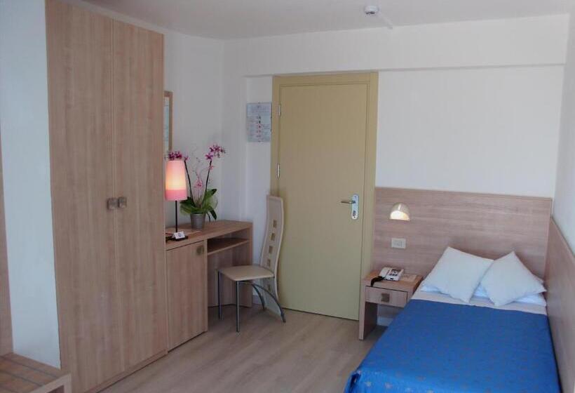 스탠다드 싱글 룸, Sahara