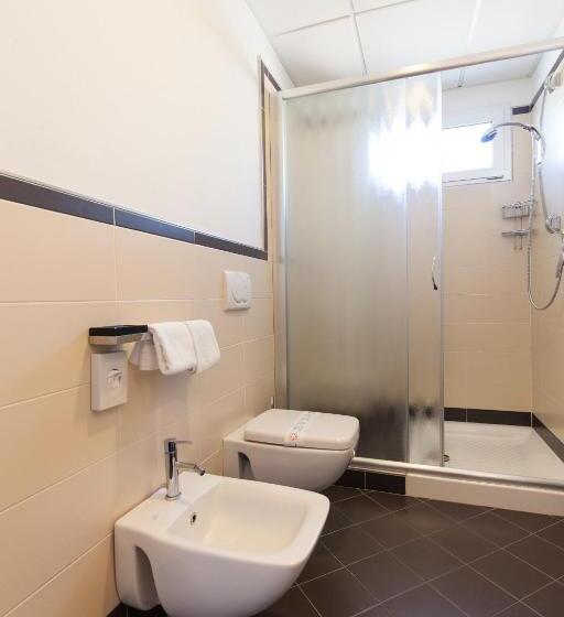 스탠다드 트리플 룸, Sahara