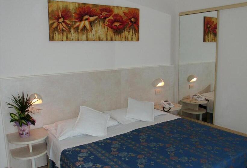 스탠다드 트리플 룸, Sahara