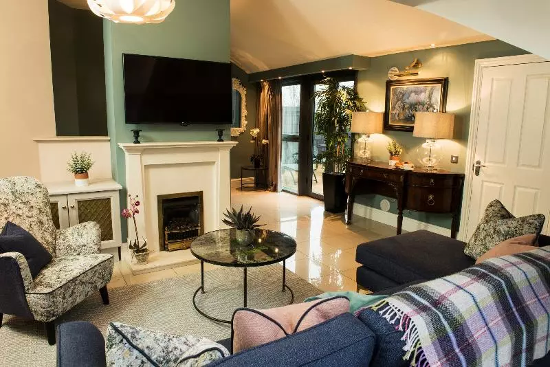 1 Bedroom Penthouse Apartment, The Heritage