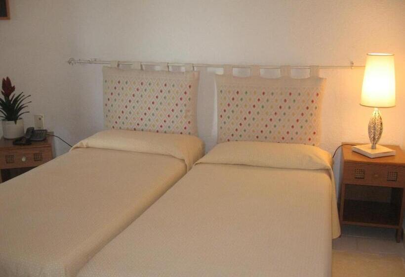 غرفة قياسية مطلّة علي الحديقة, Valdiola