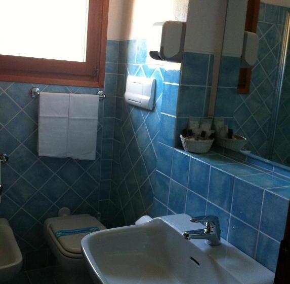 Triple Room Sea View, Valdiola