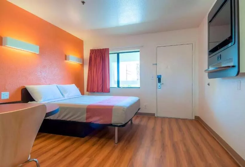 スタンダードルーム, Motel 6palm Springs, Ca  Downtown