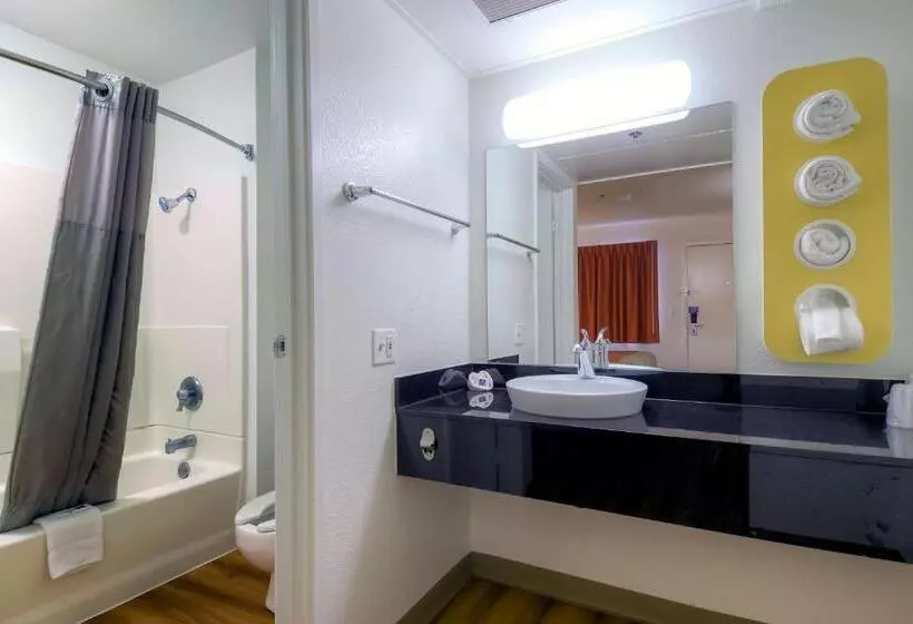 デラックスの４人部屋, Motel 6palm Springs, Ca  Downtown