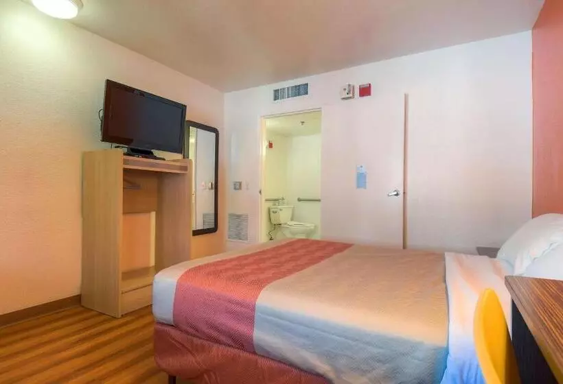 身障者適用スタンダードルーム, Motel 6palm Springs, Ca  Downtown