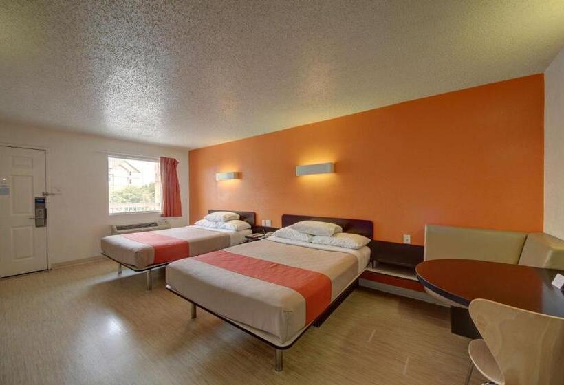 חדר סטנדרט, Motel 6 San Antonio, Tx  Downtown  Market Square