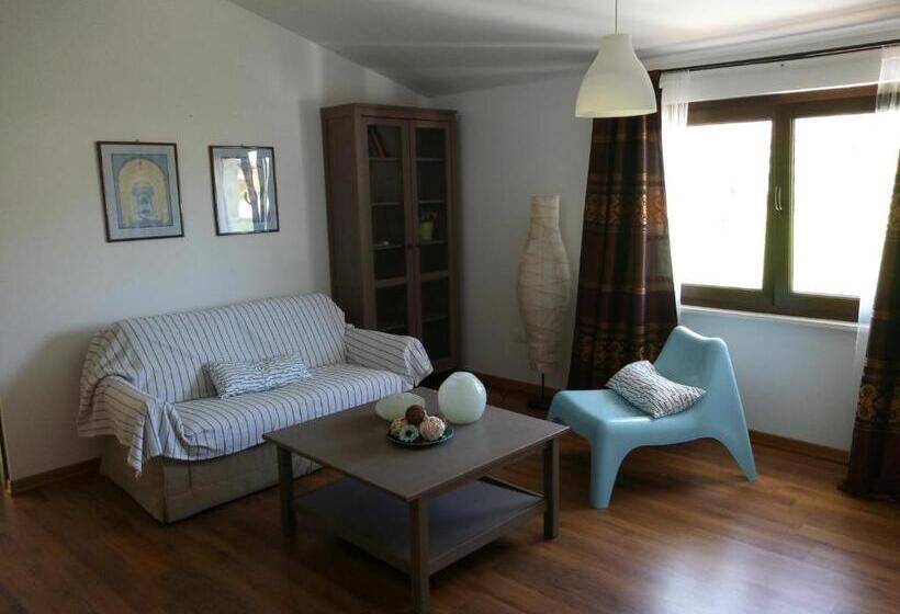 חדר בסיסי לשלושה, B&b La Casa Bianca