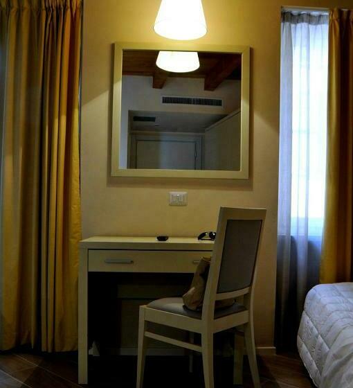 اتاق استاندارد سه نفره, La Corte Fiorita Como