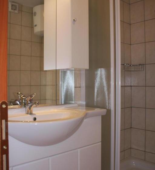 اتاق استاندارد سه نفره, Rooms & Apartments Giulia