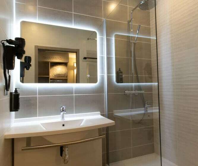 חדר משפחתי, Ibis Styles Contres Cheverny