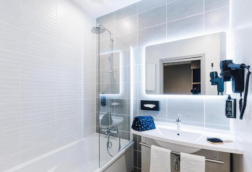 חדר משפחתי, Ibis Styles Contres Cheverny