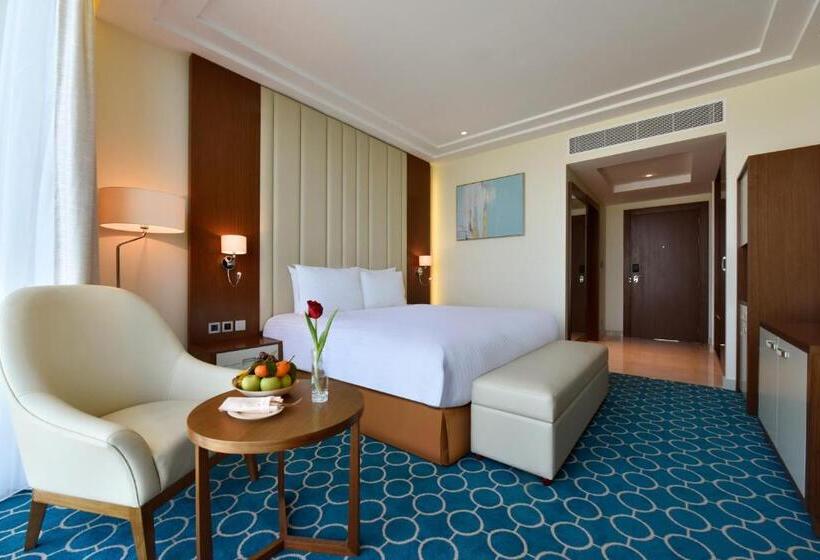 带大床的高级房间, Grand Swiss Belhotel Waterfront Seef