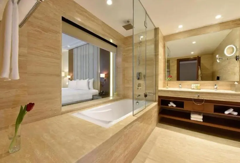 スーペリアールーム, Grand Swiss Belhotel Waterfront Seef