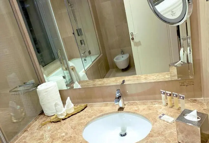 スイート, Grand Swiss Belhotel Waterfront Seef