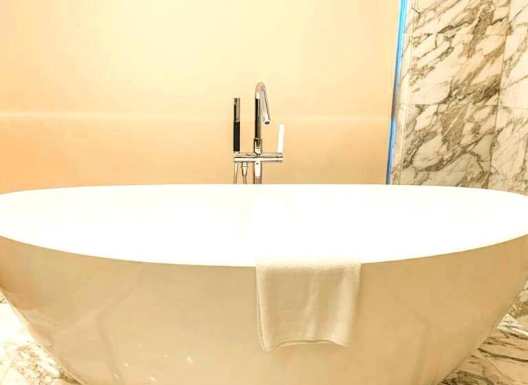 总统套房, Grand Swiss Belhotel Waterfront Seef