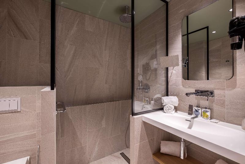 Номер Стандарт, Kyriad Lyon Ouest  Limonest