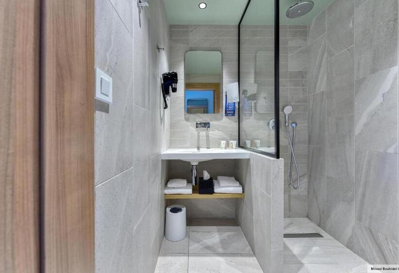 Номер Стандарт, Kyriad Lyon Ouest  Limonest