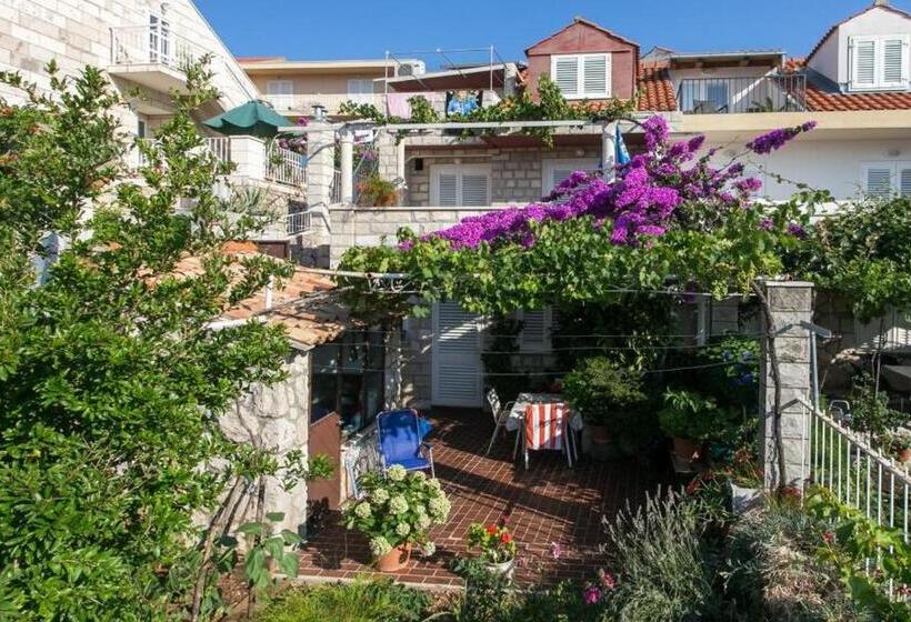 Triple Room Sea View, Guest House Misita